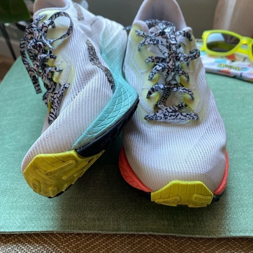 Reebok Goodr Floatride Energy3 Women’s running shoe w/bonus glasses SZ 9